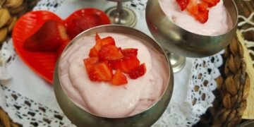 Creamy strawberry mousse dessert made with 3 ingredients