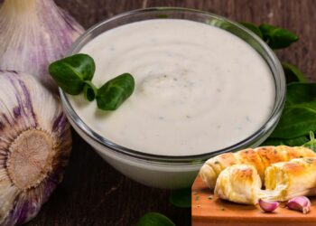 Homemade Garlic Spread for Breads, in 10 Minutes