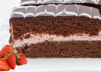 Strawberry Frosting for Cakes or Pies with 3 Ingredients