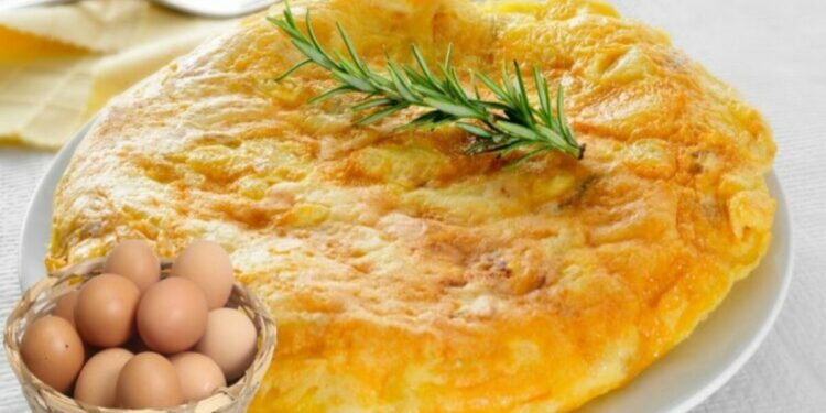 Easy and Quick Omelet with 2 ingredients, in 10 minutes