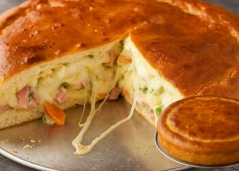 Easy and Quick Pie with Cheese and Ham Filling, Super Creamy