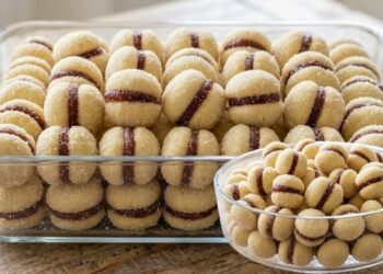 Easy And Quick Cookies With Guava Filling