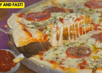 Homemade Pizza in the Blender with Cheese Filling, in 25 minutes