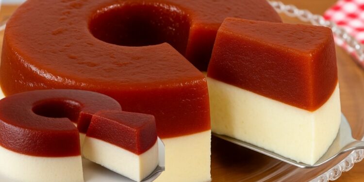 2-Layer Dessert Recipe with Cheese and Guava Jam in the Refrigerator