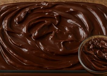 Simple 4-Ingredient Chocolate Cake Filling Recipe