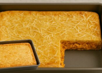 Simple Chicken Pie Recipe: Quick, Easy and Economical